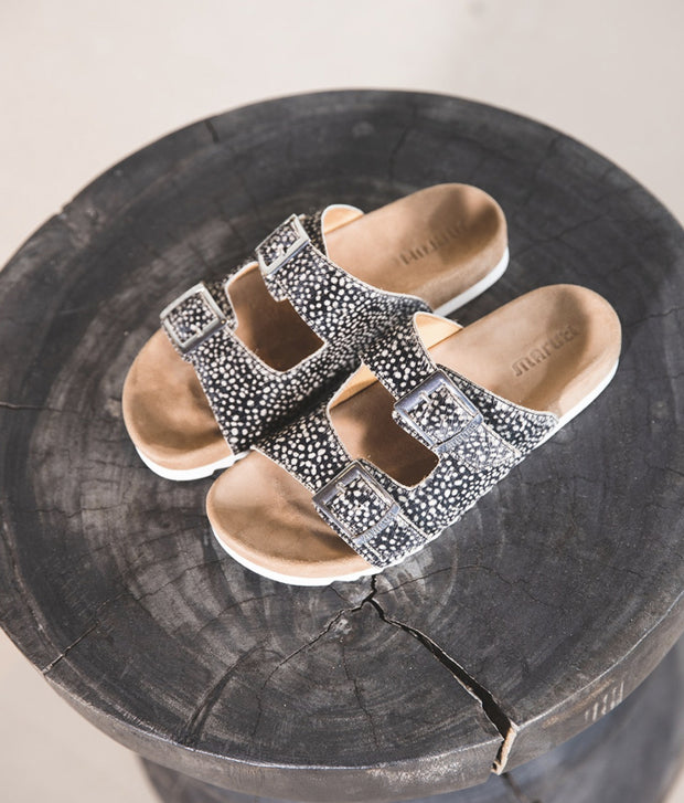 <h2>Flexible</h2><h4>Leather</h4>