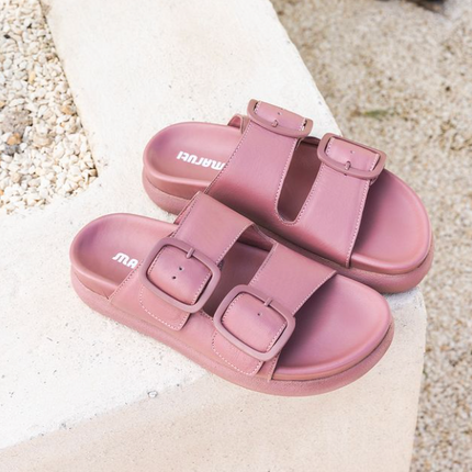 Monday let's do this! 💗Treat yourself with the Edin flip flops.